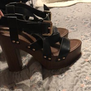 Black strappy chunky heels